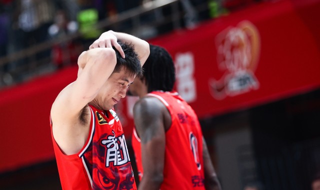 天博体育服务-投篮都有些短！郭艾伦状态一般 11中3拿8分2板5助&amp;出现3失误