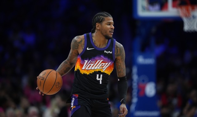 太阳官方：杰伦·格林遭遇髋部挫伤 不会参加赛后采访环节